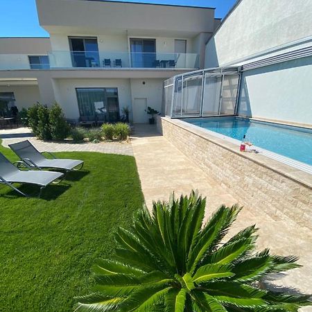 Gut Leithaberg Hotel Jois Bagian luar foto