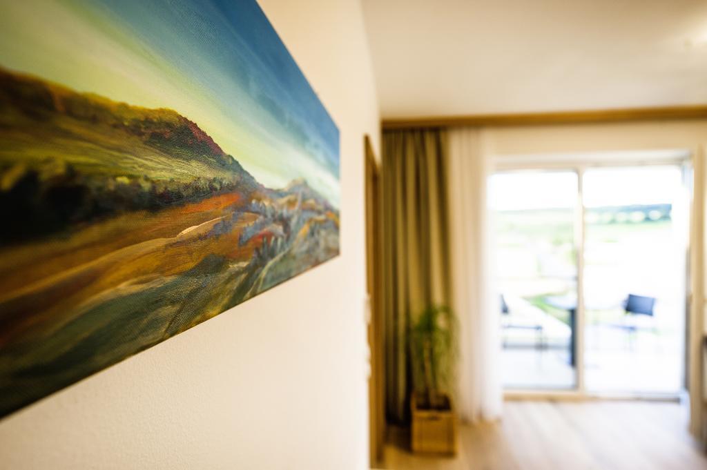 Gut Leithaberg Hotel Jois Bagian luar foto