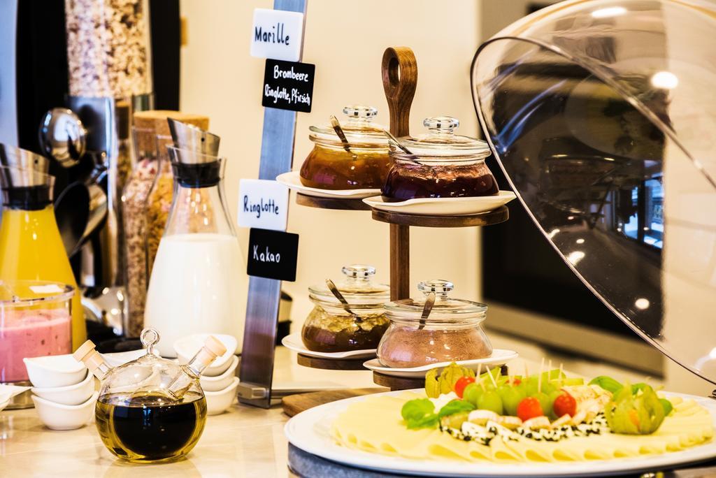 Gut Leithaberg Hotel Jois Bagian luar foto