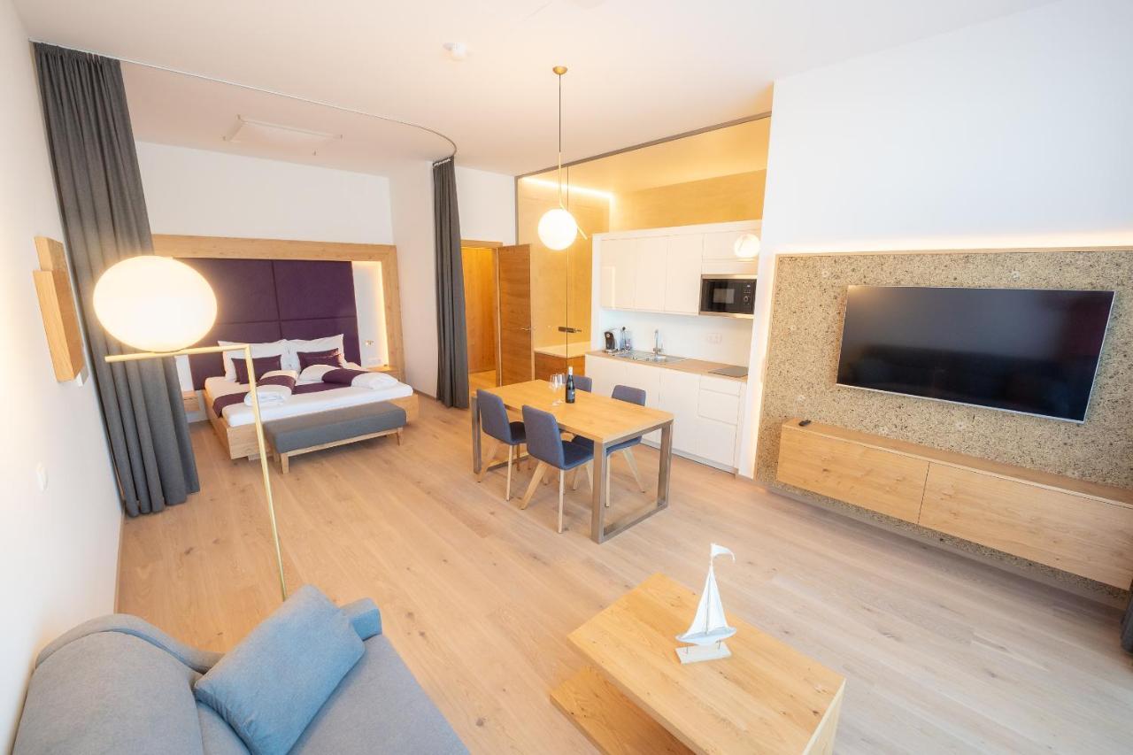 Gut Leithaberg Hotel Jois Bagian luar foto