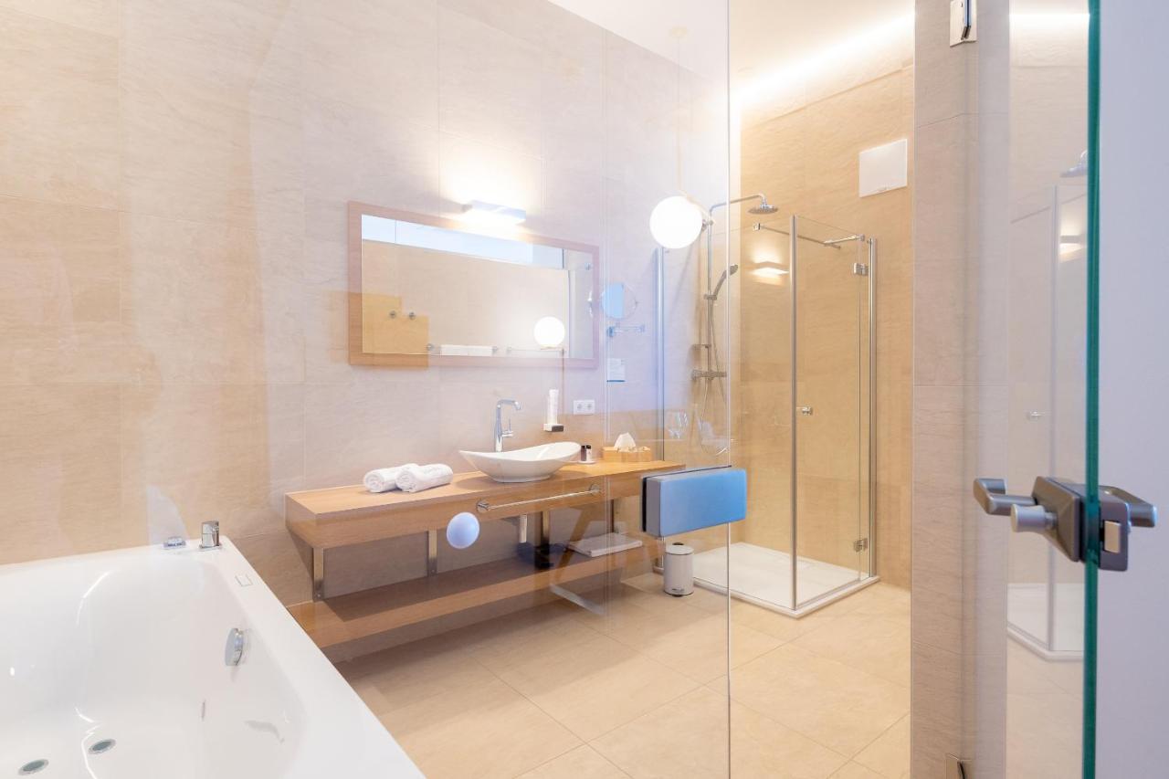 Gut Leithaberg Hotel Jois Bagian luar foto