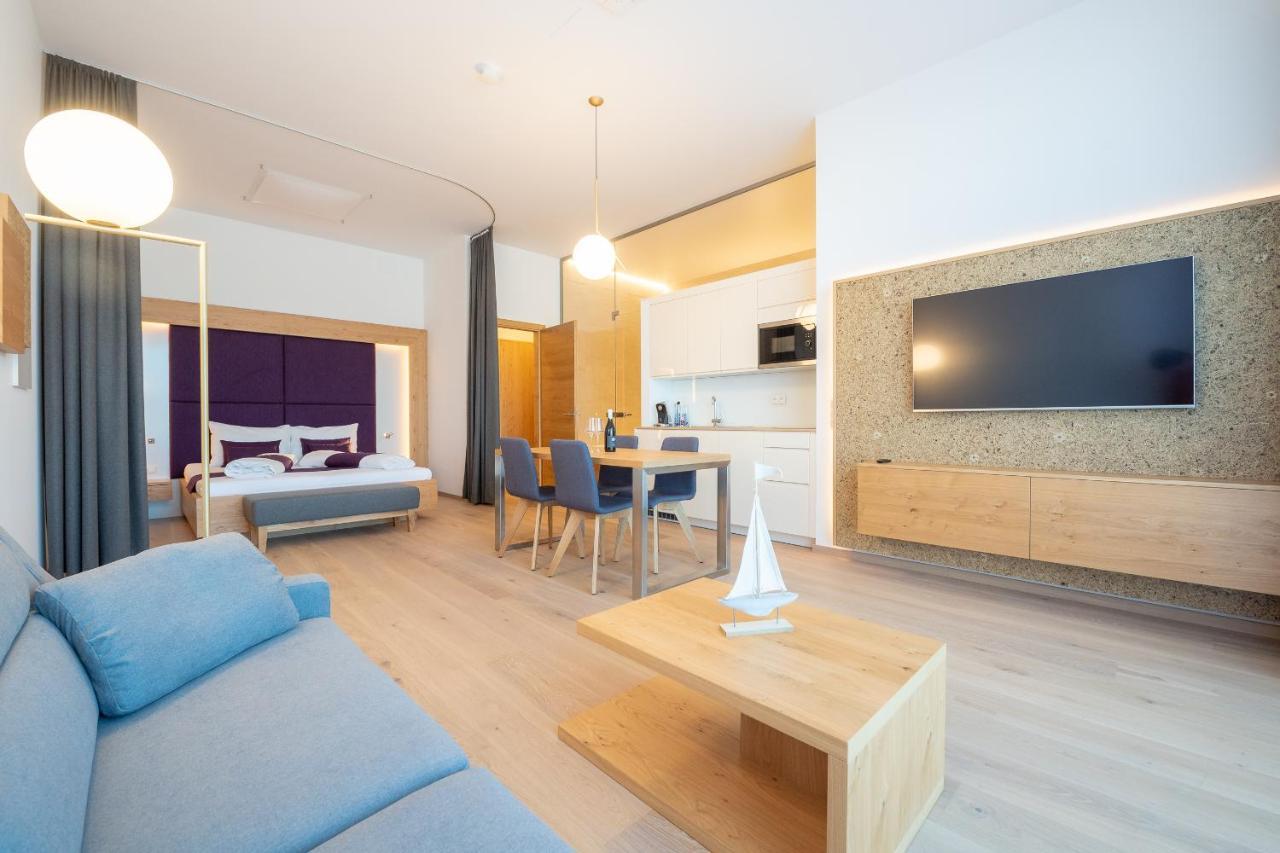 Gut Leithaberg Hotel Jois Bagian luar foto